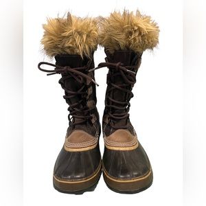 CLASSIC SOREL BOOTS. Joan of Arctic. CHOCOLATE BROWN, TAN FUR, INSULATED